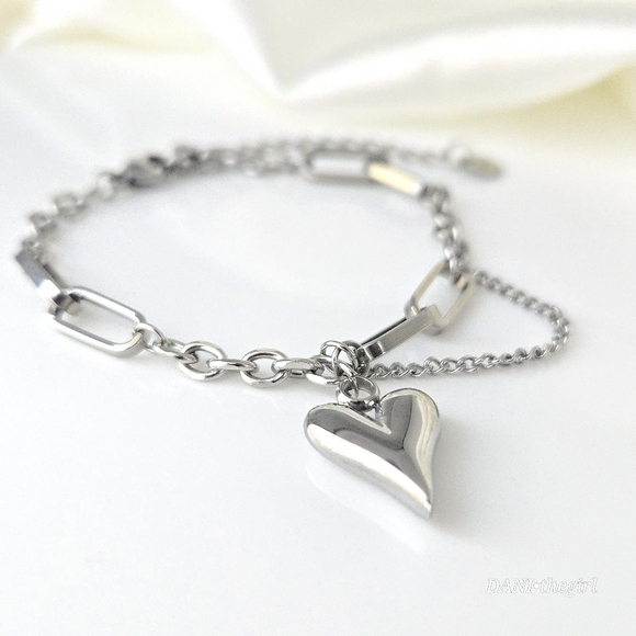 NEW 18K White Gold Silver Tone Chain Link Bracelet with Heart Charm - Picture 4 of 7